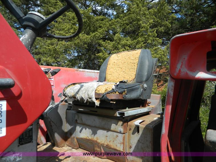 image for item B3888 1971 Massey Fergusen 1130 tractor