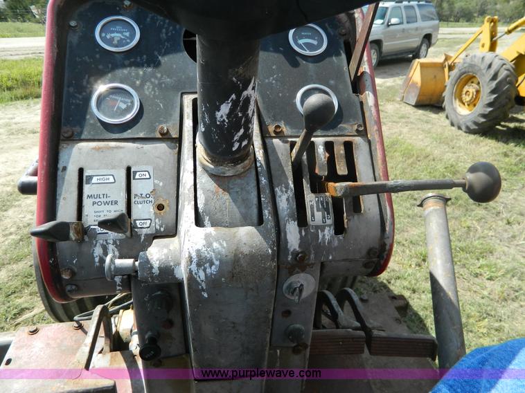 image for item B3888 1971 Massey Fergusen 1130 tractor