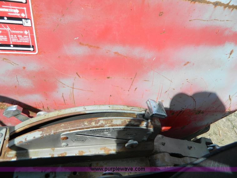 image for item B3888 1971 Massey Fergusen 1130 tractor