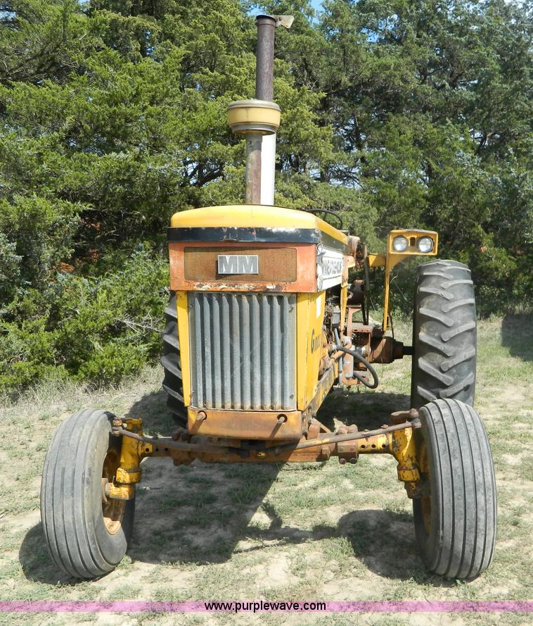 image for item B3889 1966 Minneapolis Moline G1000 tractor