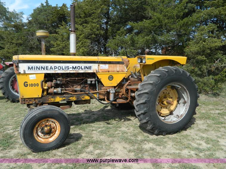image for item B3889 1966 Minneapolis Moline G1000 tractor