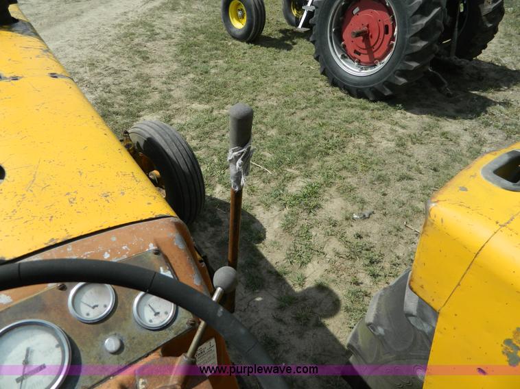 image for item B3889 1966 Minneapolis Moline G1000 tractor