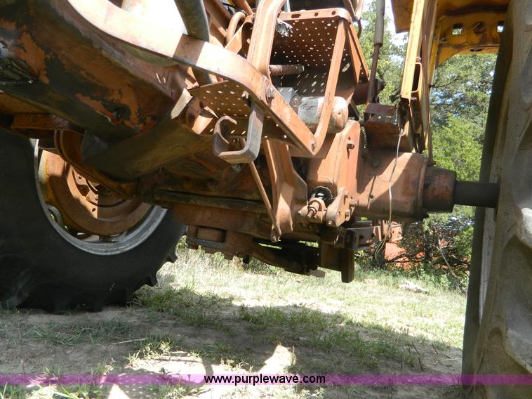 image for item B3889 1966 Minneapolis Moline G1000 tractor