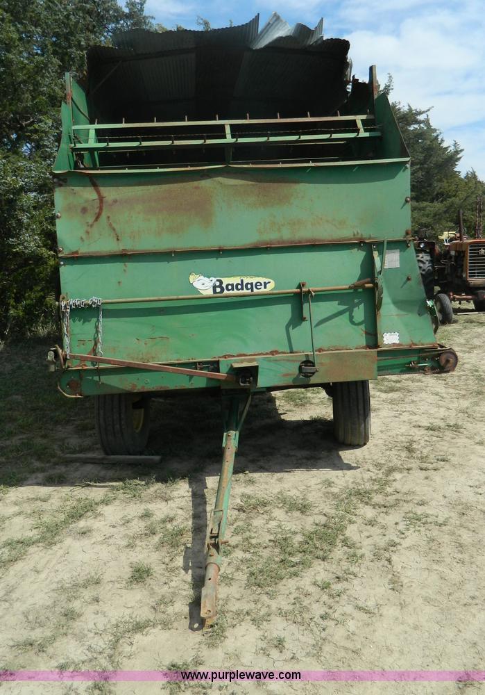 image for item B3890 Badger BN2929 feed wagon