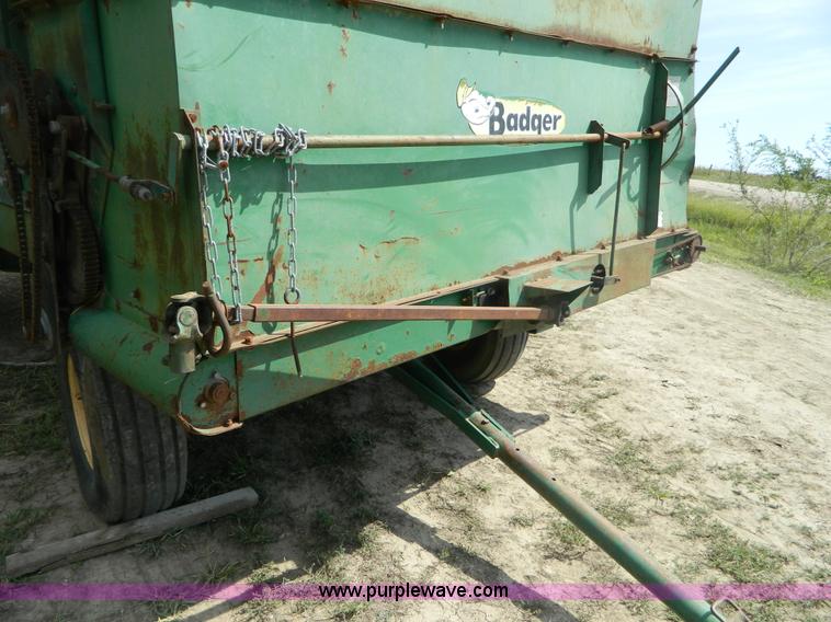 image for item B3890 Badger BN2929 feed wagon