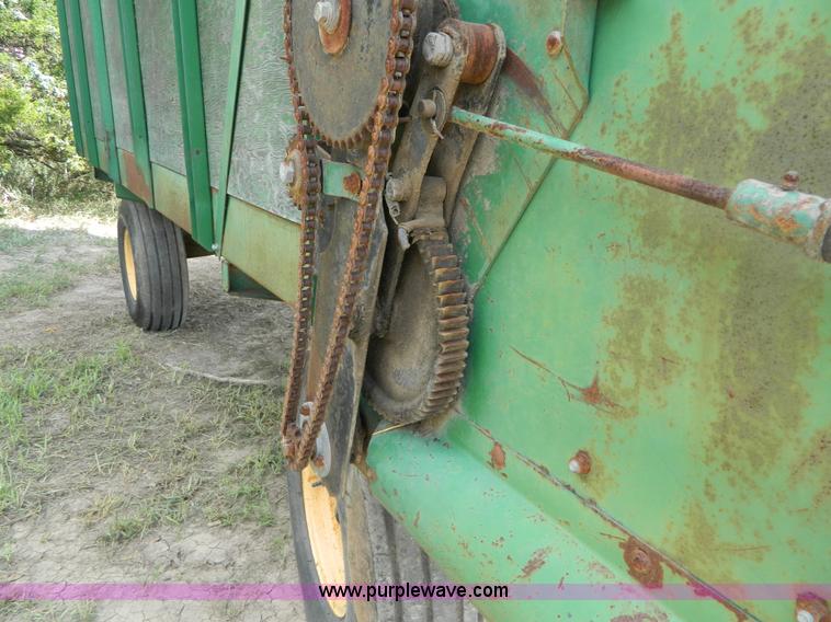 image for item B3890 Badger BN2929 feed wagon