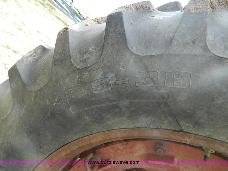 image for item B3892 1970 International Farmall 826 tractor