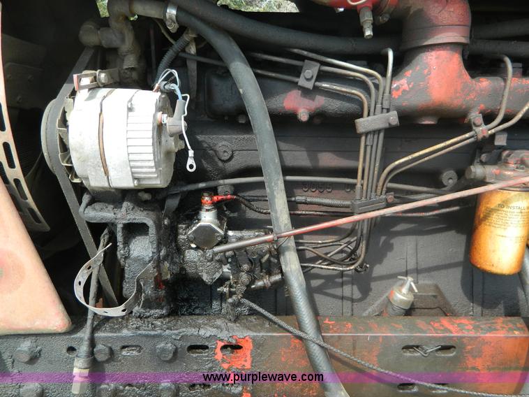 image for item B3892 1970 International Farmall 826 tractor