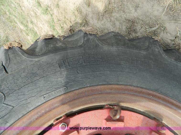 image for item B3892 1970 International Farmall 826 tractor