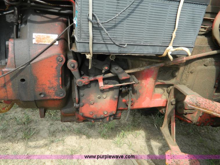 image for item B3892 1970 International Farmall 826 tractor