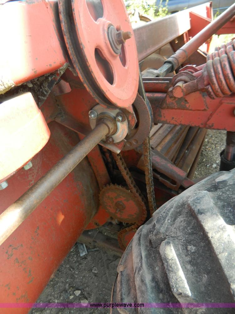 image for item B3895 Hesston 6450 self-propelled swather