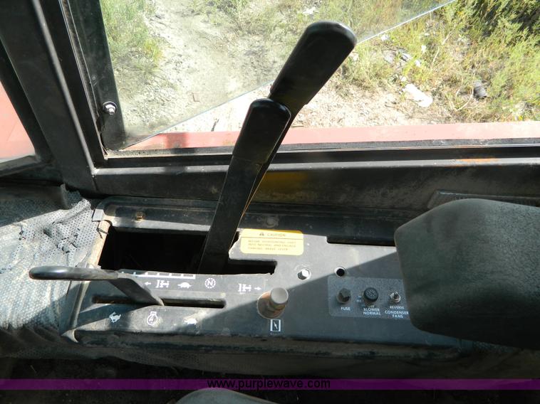 image for item B3895 Hesston 6450 self-propelled swather