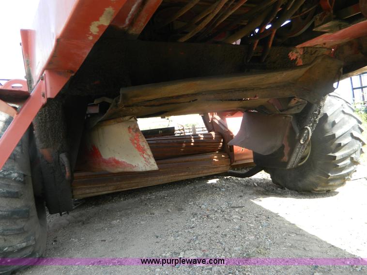 image for item B3895 Hesston 6450 self-propelled swather