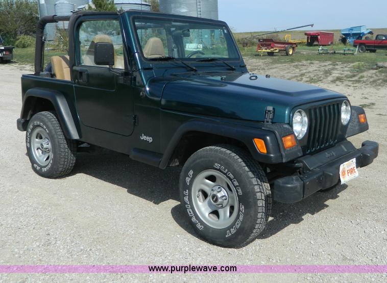 image for item B3901 1998 Jeep Wrangler Sport SUV