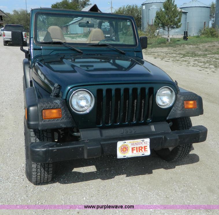 image for item B3901 1998 Jeep Wrangler Sport SUV