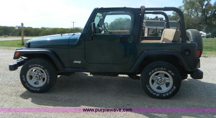 image for item B3901 1998 Jeep Wrangler Sport SUV