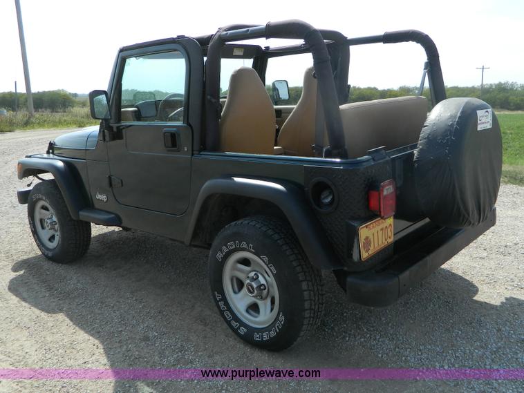 image for item B3901 1998 Jeep Wrangler Sport SUV