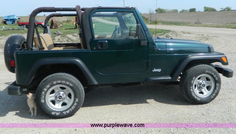 image for item B3901 1998 Jeep Wrangler Sport SUV