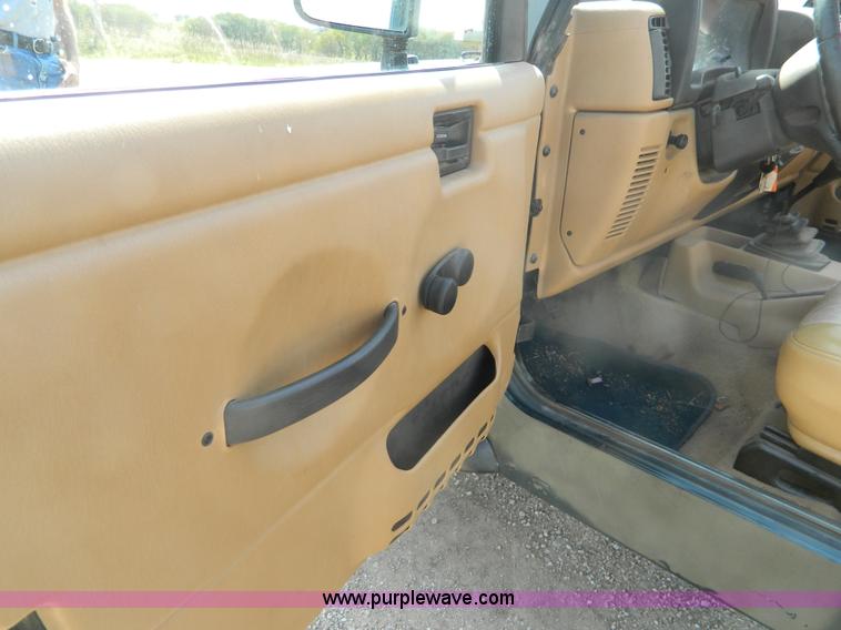 image for item B3901 1998 Jeep Wrangler Sport SUV