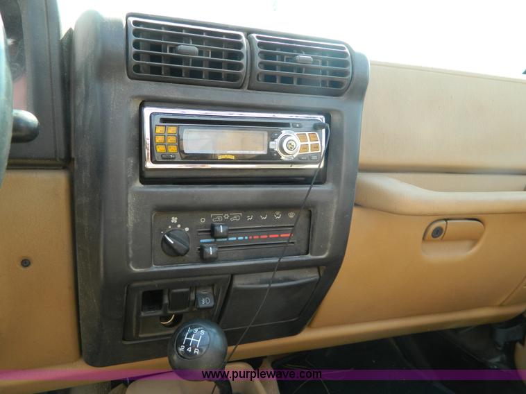 image for item B3901 1998 Jeep Wrangler Sport SUV