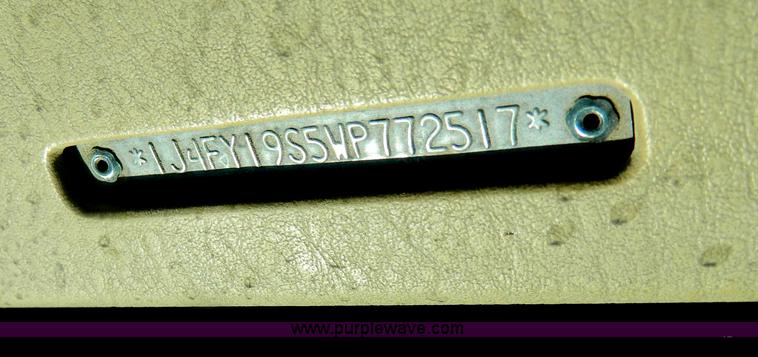 image for item B3901 1998 Jeep Wrangler Sport SUV