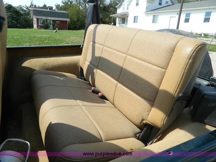 image for item B3901 1998 Jeep Wrangler Sport SUV