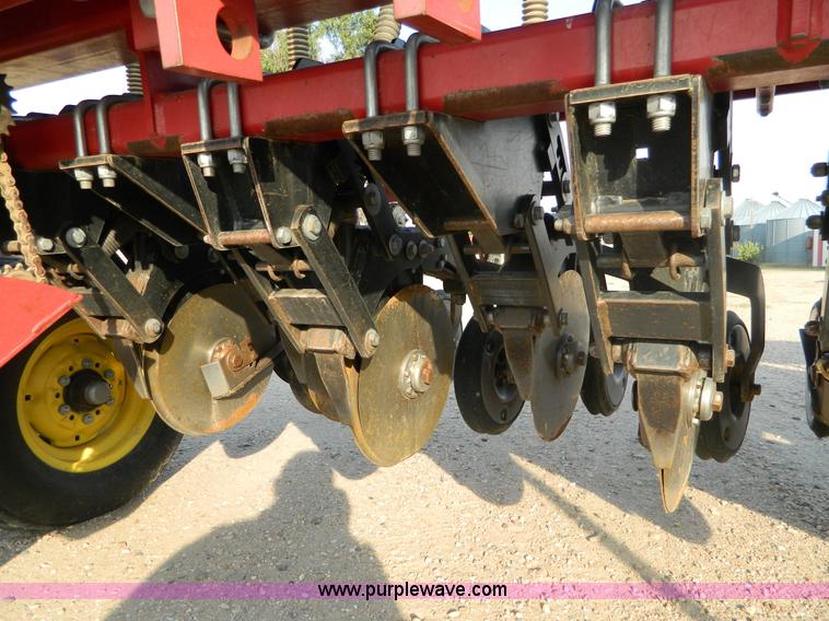 image for item B3902 Sunflower 9432-30 grain drill