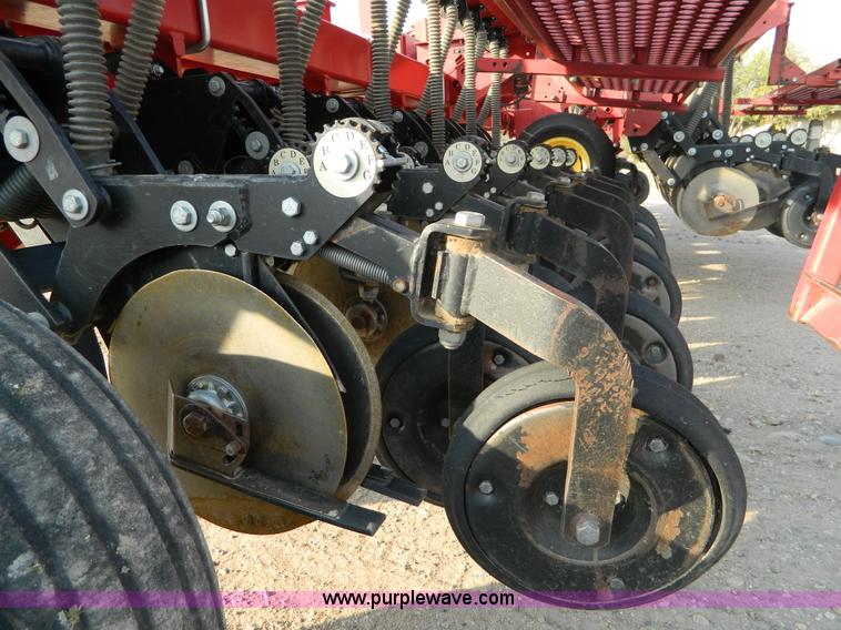 image for item B3902 Sunflower 9432-30 grain drill