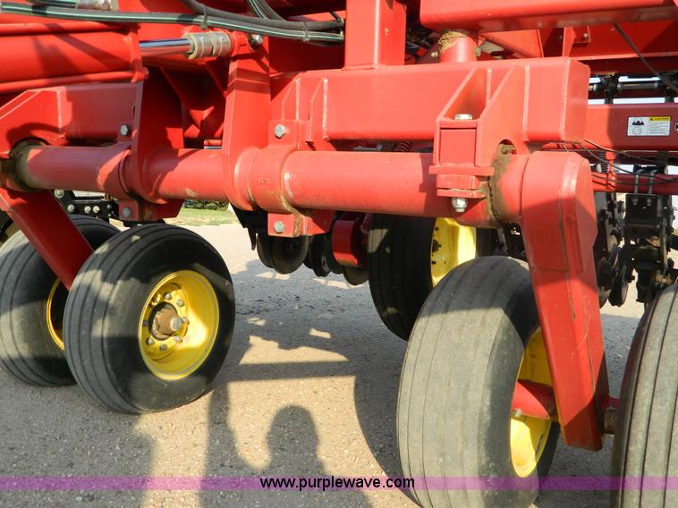 image for item B3902 Sunflower 9432-30 grain drill