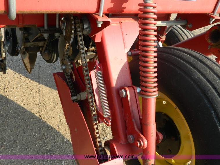 image for item B3902 Sunflower 9432-30 grain drill