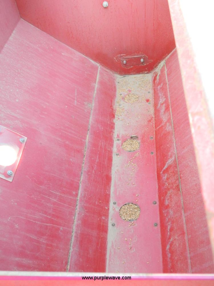 image for item B3902 Sunflower 9432-30 grain drill