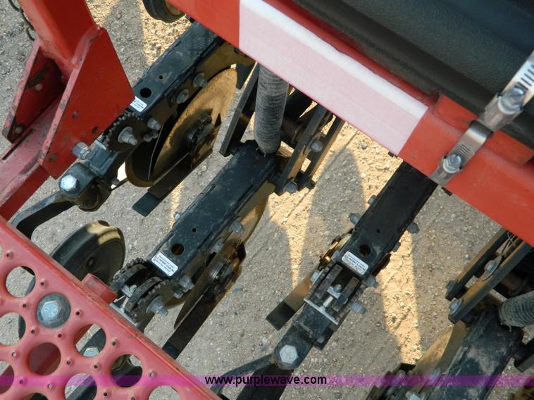 image for item B3902 Sunflower 9432-30 grain drill