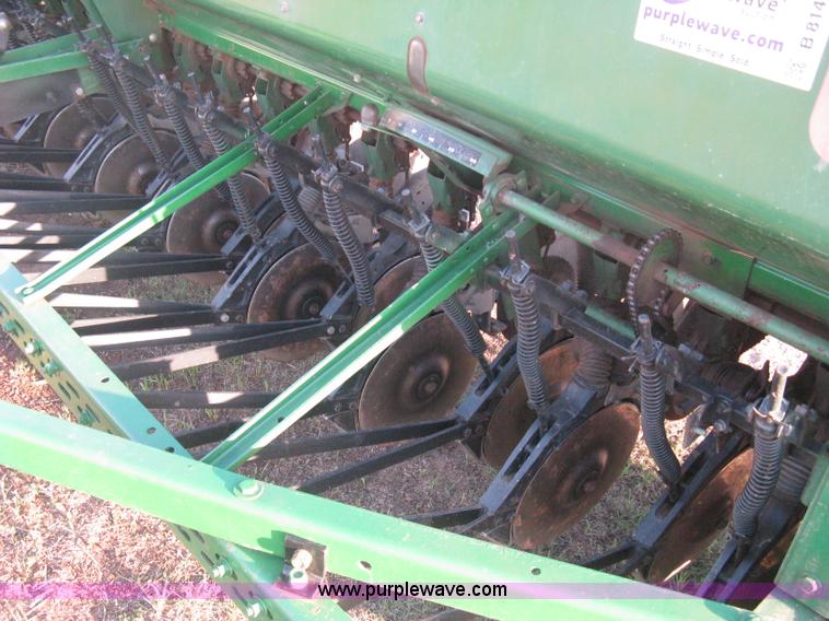 image for item B8142 John Deere 8350 grain drill