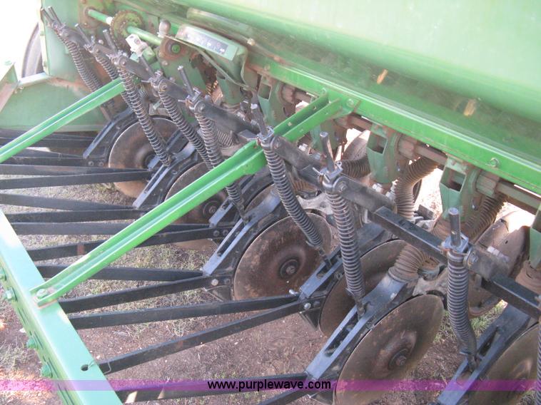 image for item B8142 John Deere 8350 grain drill
