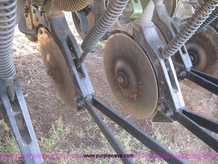 image for item B8142 John Deere 8350 grain drill