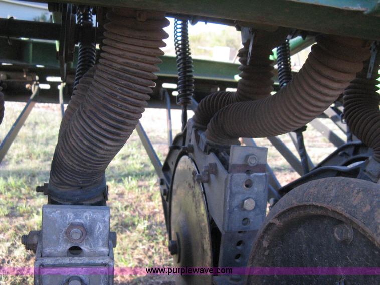 image for item B8142 John Deere 8350 grain drill