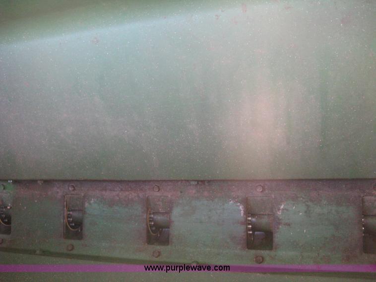 image for item B8142 John Deere 8350 grain drill