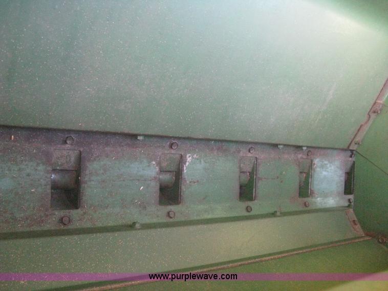 image for item B8142 John Deere 8350 grain drill