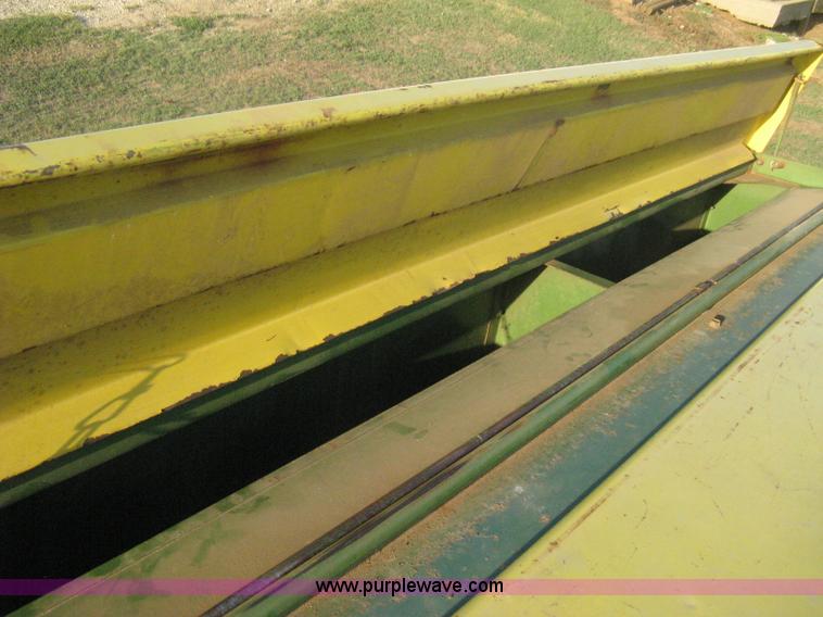image for item B8142 John Deere 8350 grain drill
