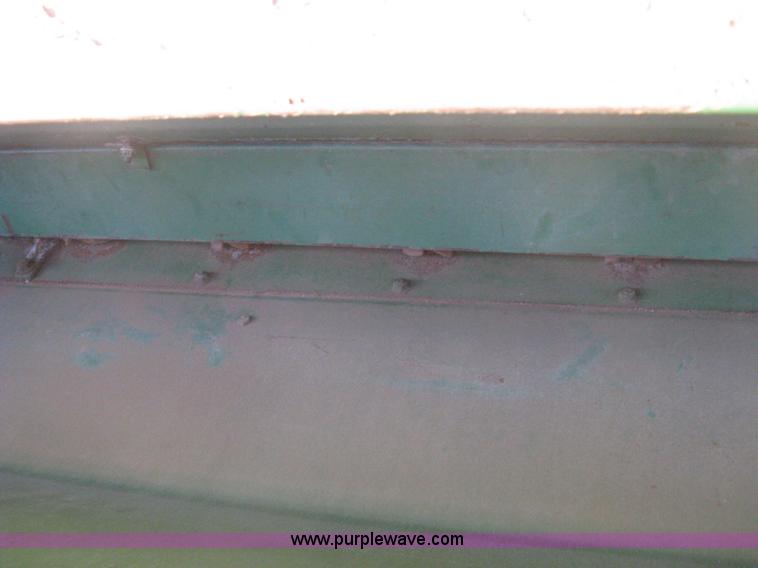 image for item B8142 John Deere 8350 grain drill