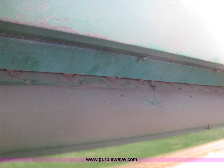 image for item B8142 John Deere 8350 grain drill