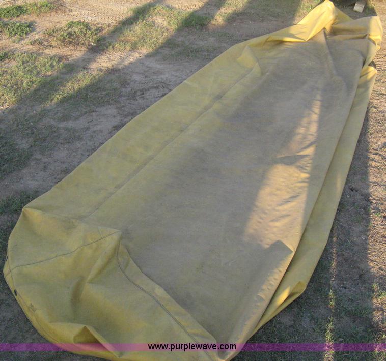 image for item B8142 John Deere 8350 grain drill