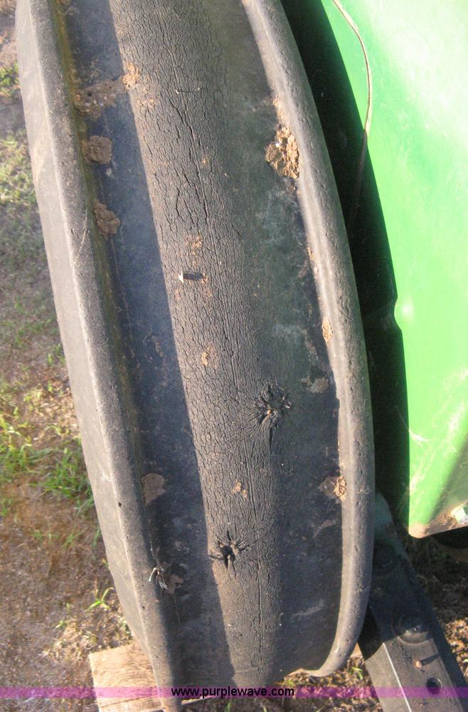 image for item B8142 John Deere 8350 grain drill