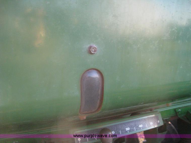 image for item B8142 John Deere 8350 grain drill