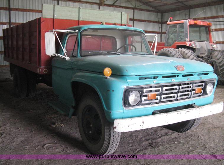 image for item B8144 1964 Ford F700 grain truck