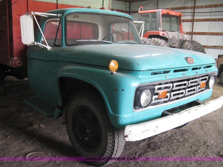 image for item B8144 1964 Ford F700 grain truck