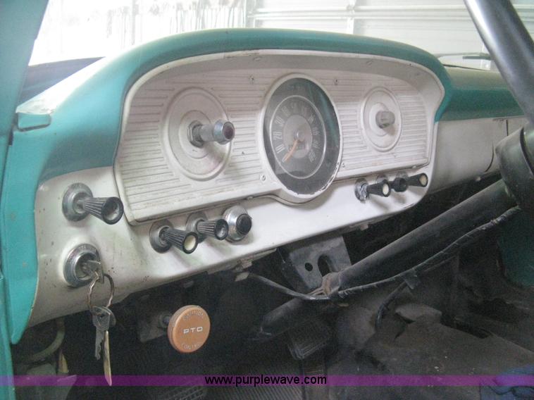 image for item B8144 1964 Ford F700 grain truck