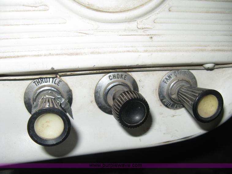 image for item B8144 1964 Ford F700 grain truck