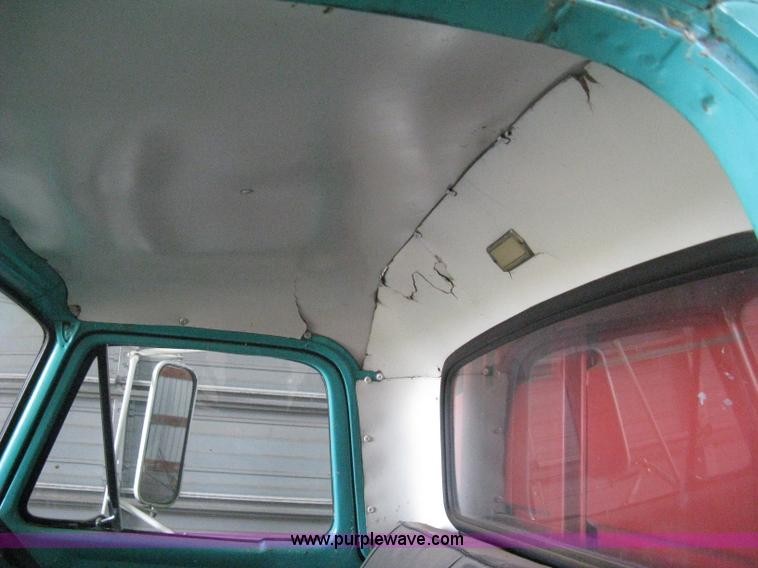 image for item B8144 1964 Ford F700 grain truck