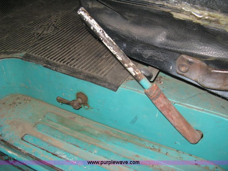 image for item B8144 1964 Ford F700 grain truck